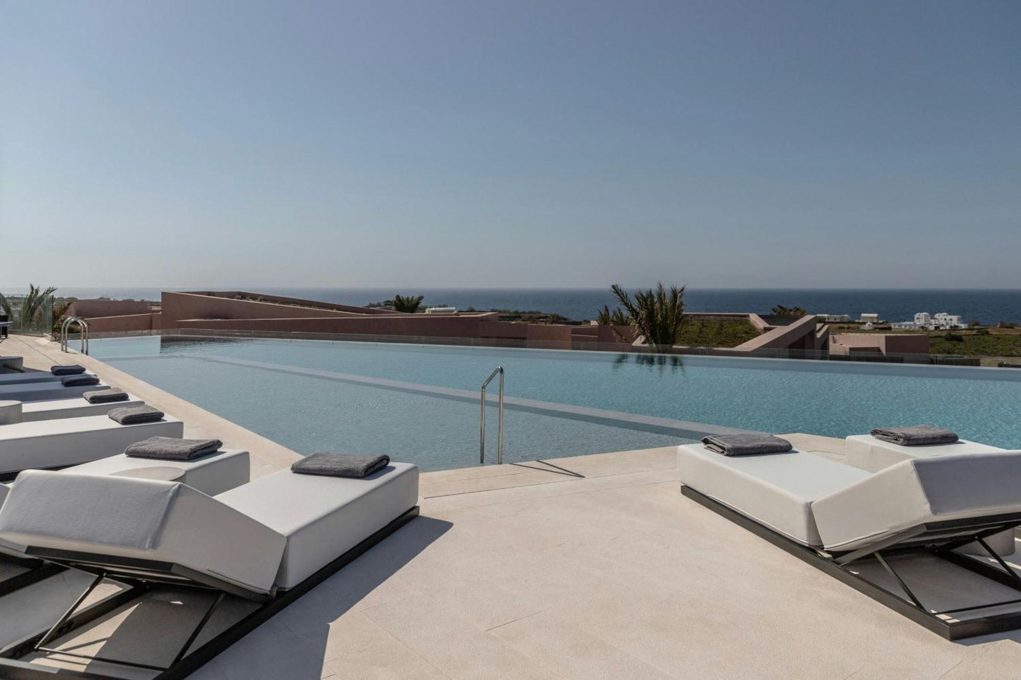 Domes Novos Santorini, Autograph Collection Hotel Oia  Bagian luar foto