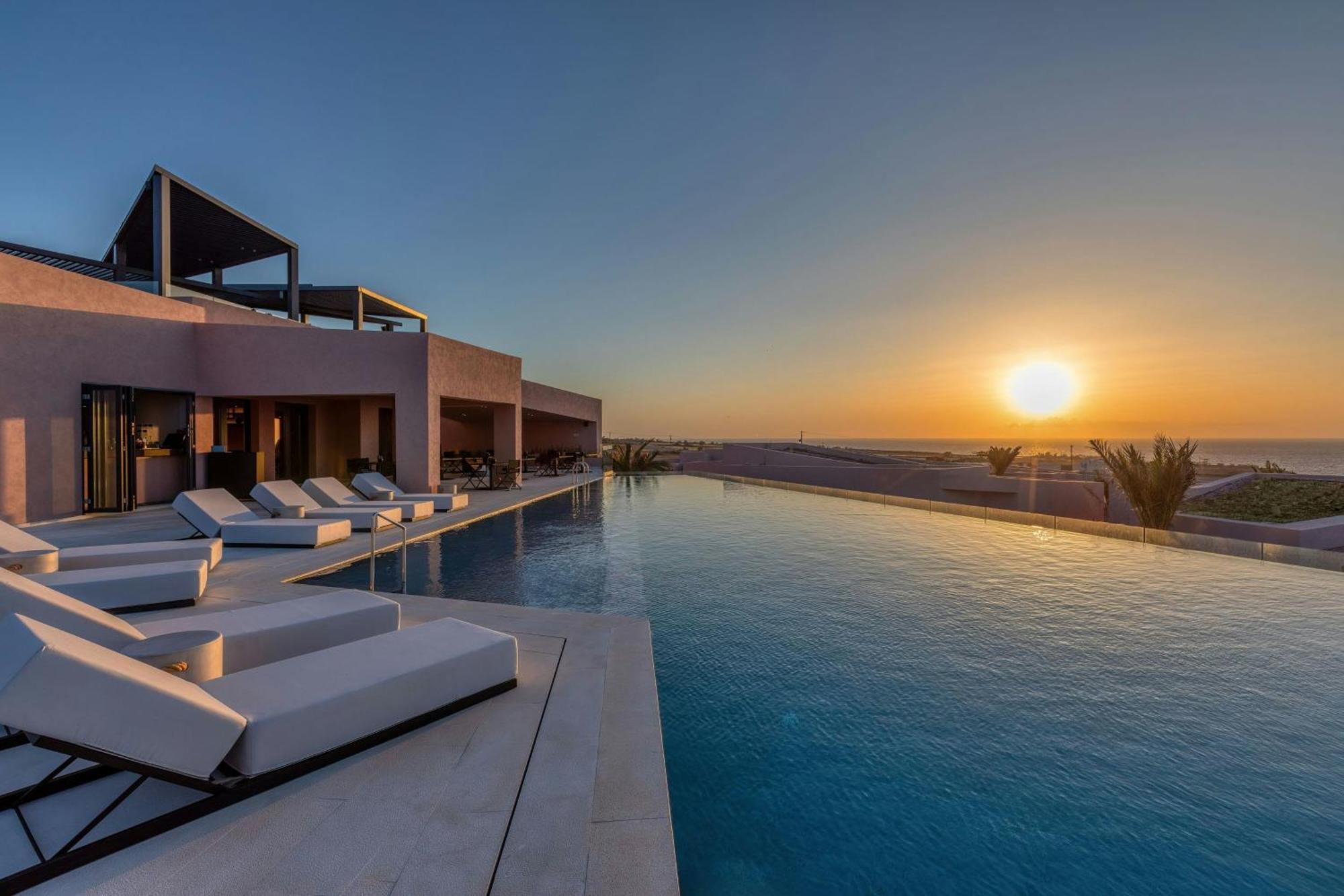 Domes Novos Santorini, Autograph Collection Hotel Oia  Bagian luar foto